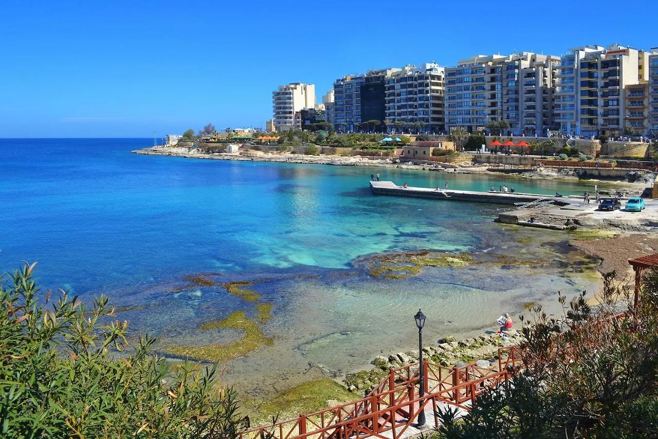 Luxury Apartment Tigne Point With Pool Sliema
