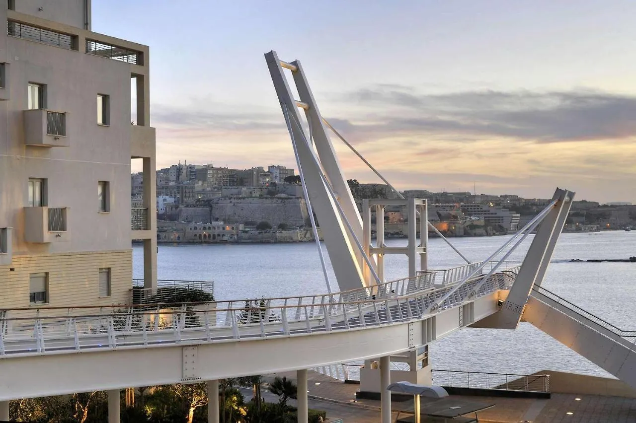 Luxury Apartment Tigne Point With Pool Sliema