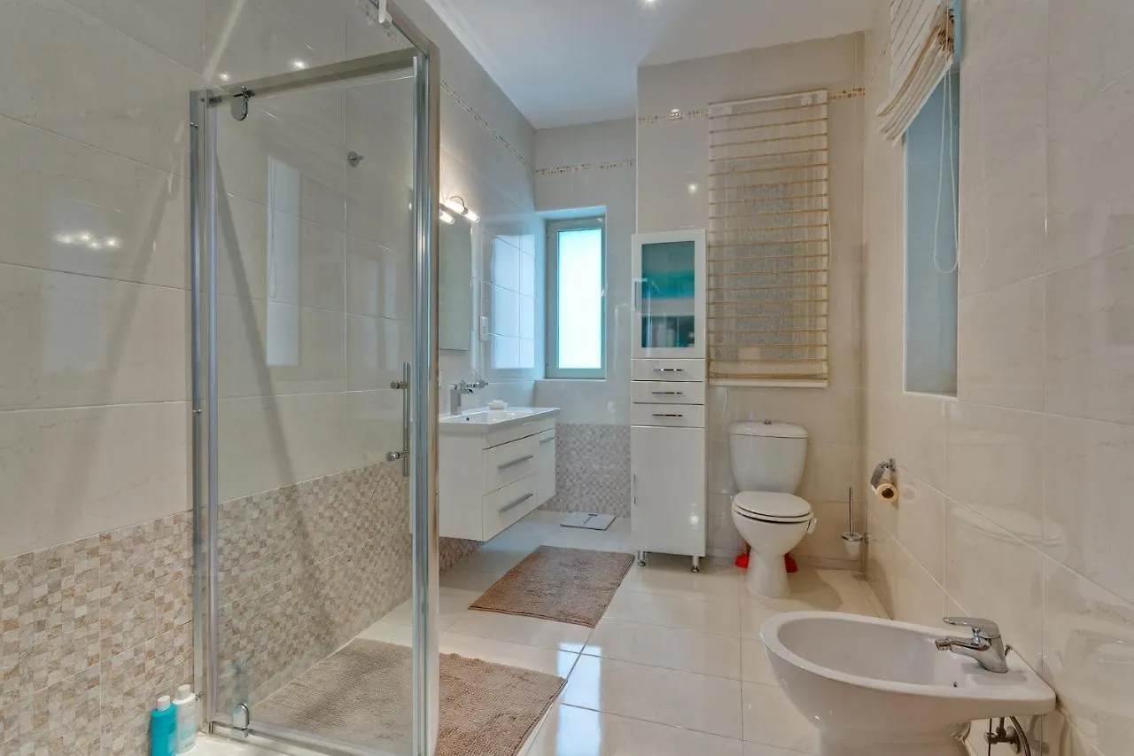 Luxury Apartment Tigne Point With Pool Sliema